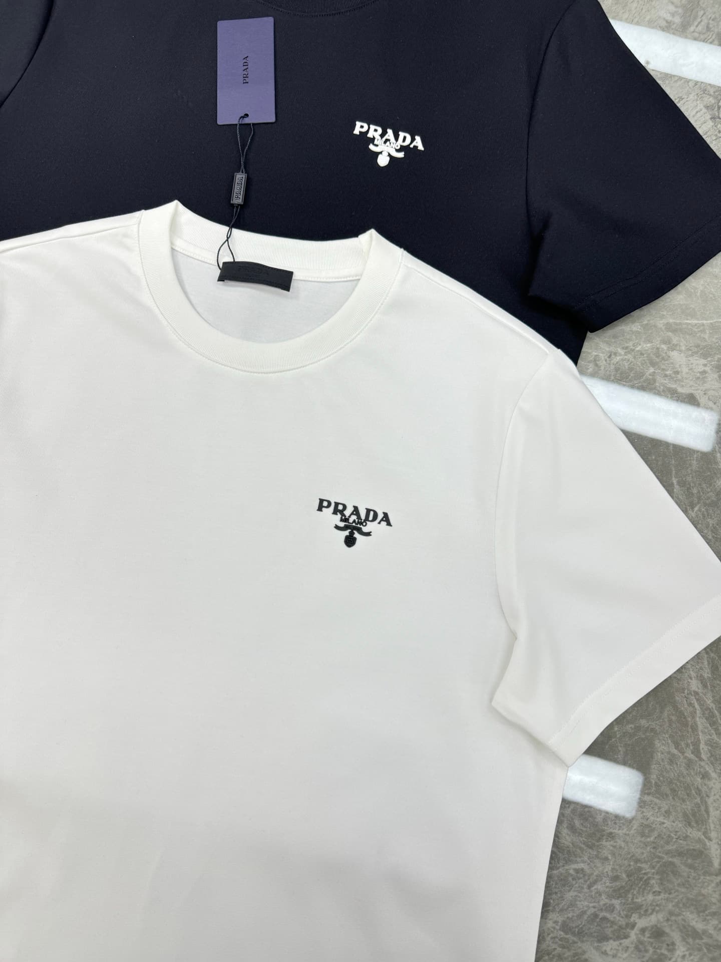 PRADA 25SS New Round-neck Short-sleeved Yupoo Prada T-shirt White image 4