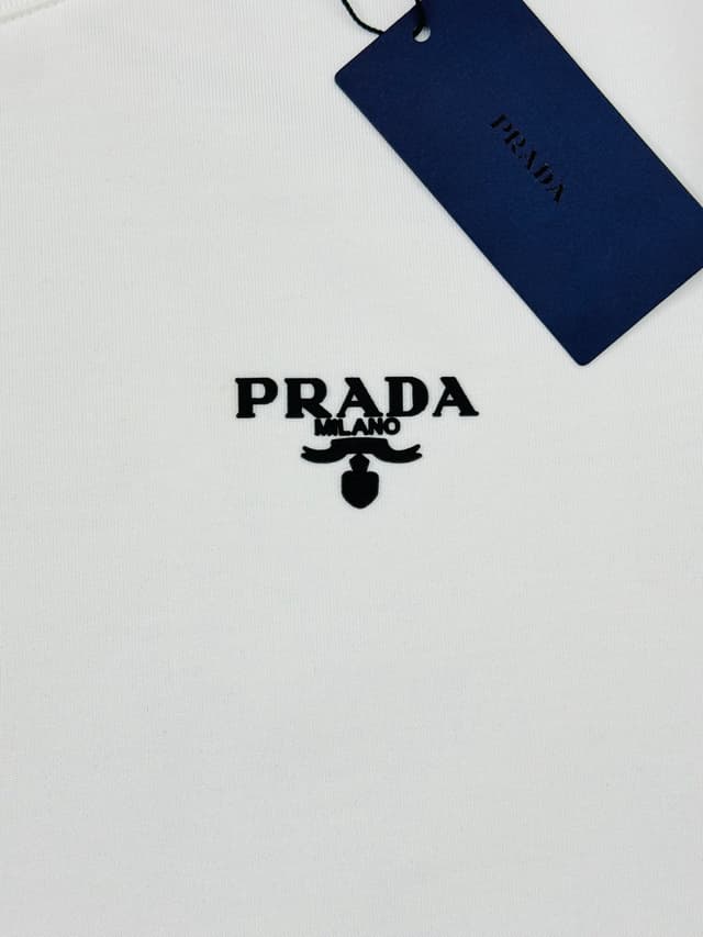 PRADA 25SS New Round-neck Short-sleeved Yupoo Prada T-shirt White | Rep Clothing image 6