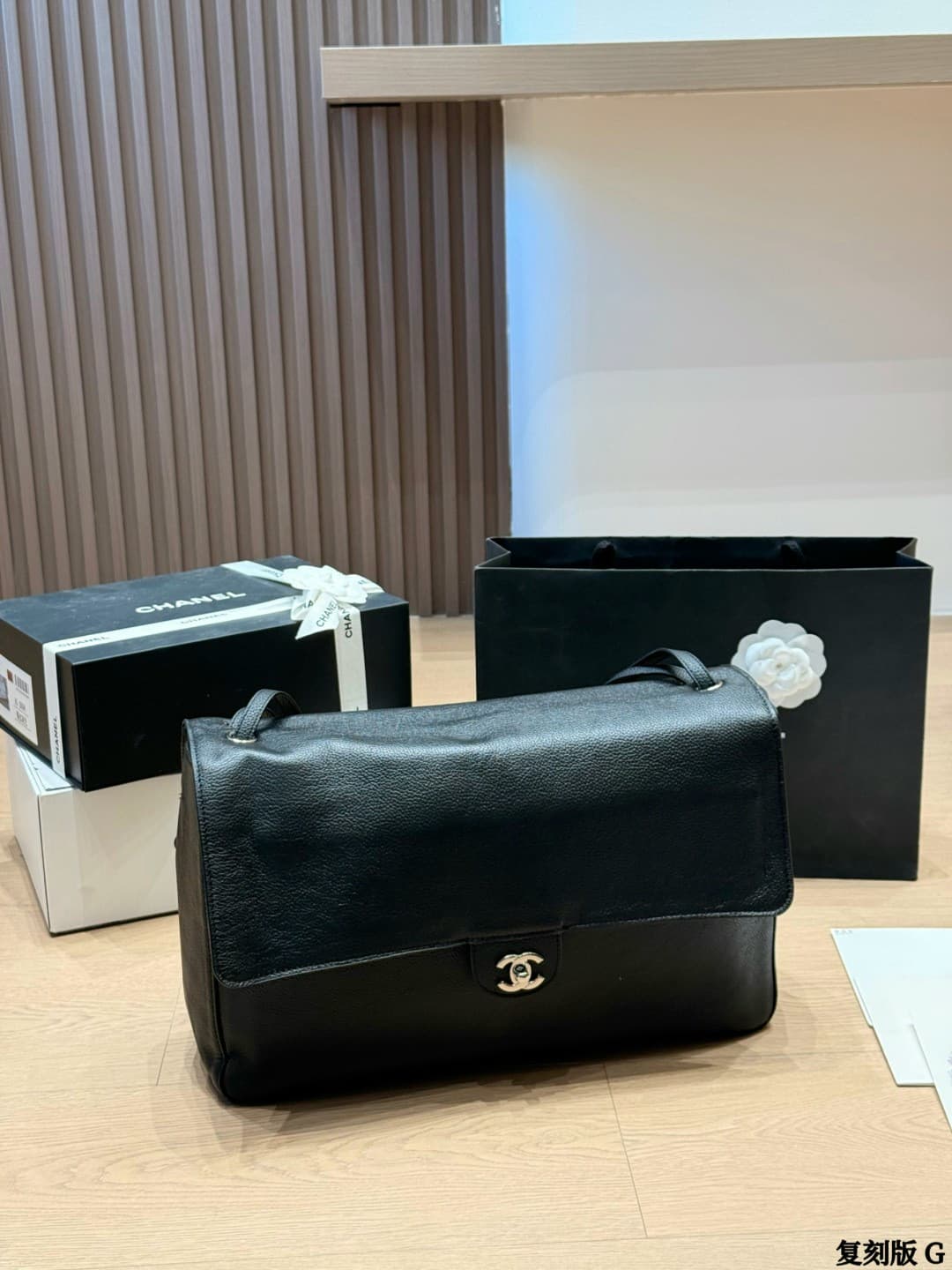 Rep Bag Chanel 26S Maxi Flap Bag – Black Silver image 4