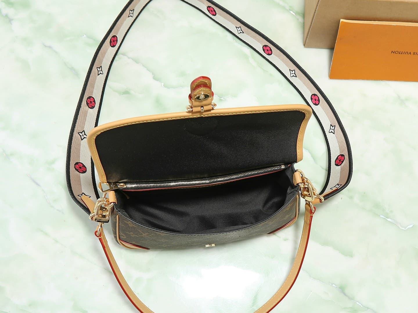 Rep Bag Louis Vuitton Diane Handbag – M45985 image 8