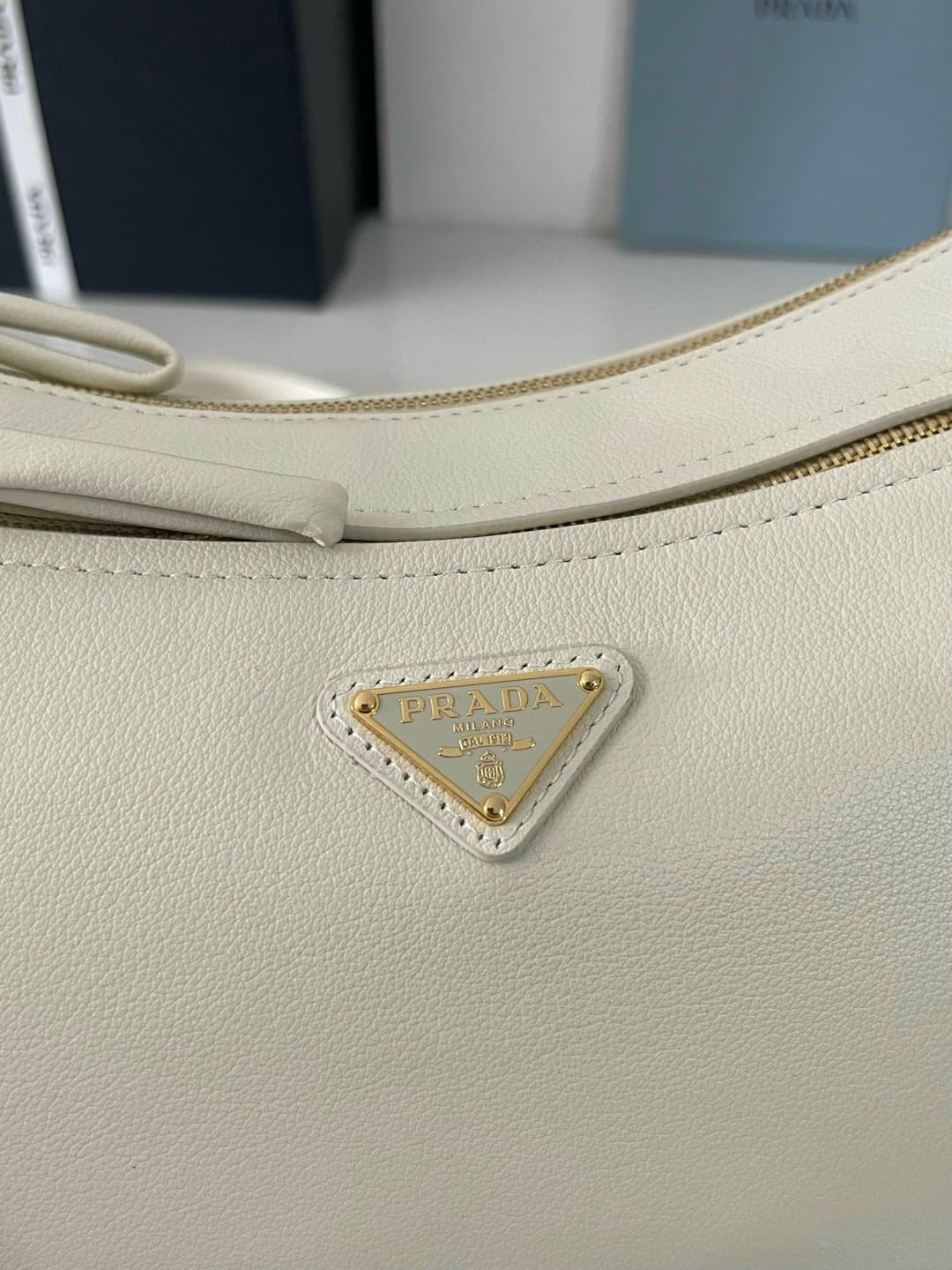 Rep Bag Prada 1BC296 Hobo Bag – White image 4
