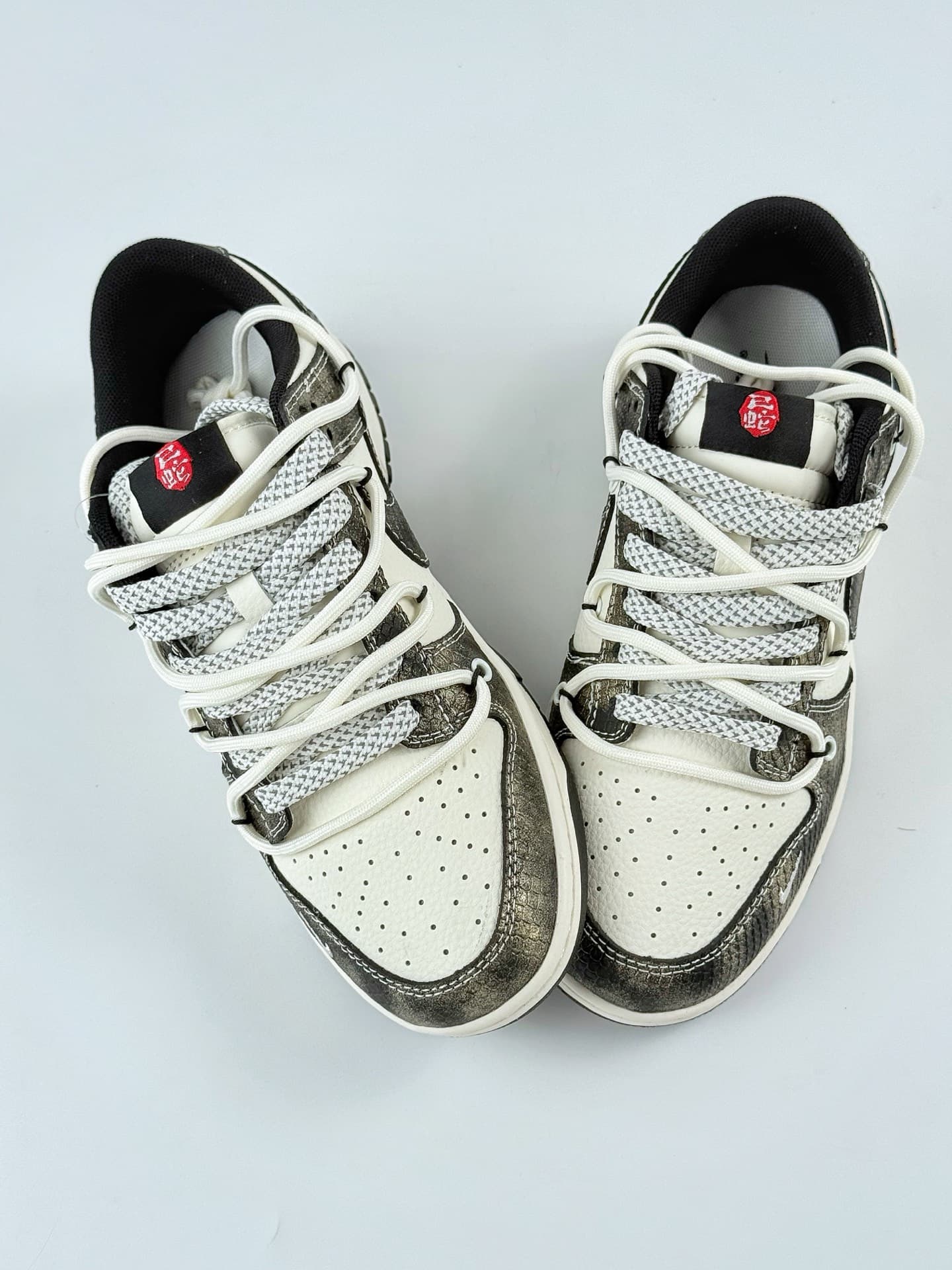 Replica Nike SB Dunk Dupes Low dark gold white YX5066 image 2