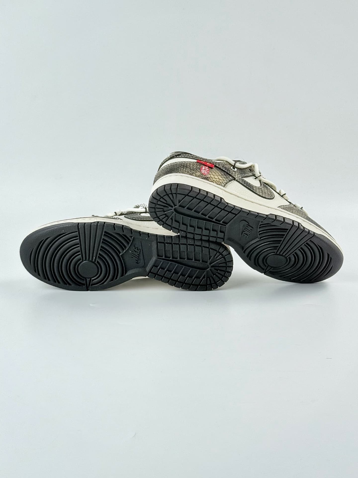 Replica Nike SB Dunk Dupes Low dark gold white YX5066 image 6