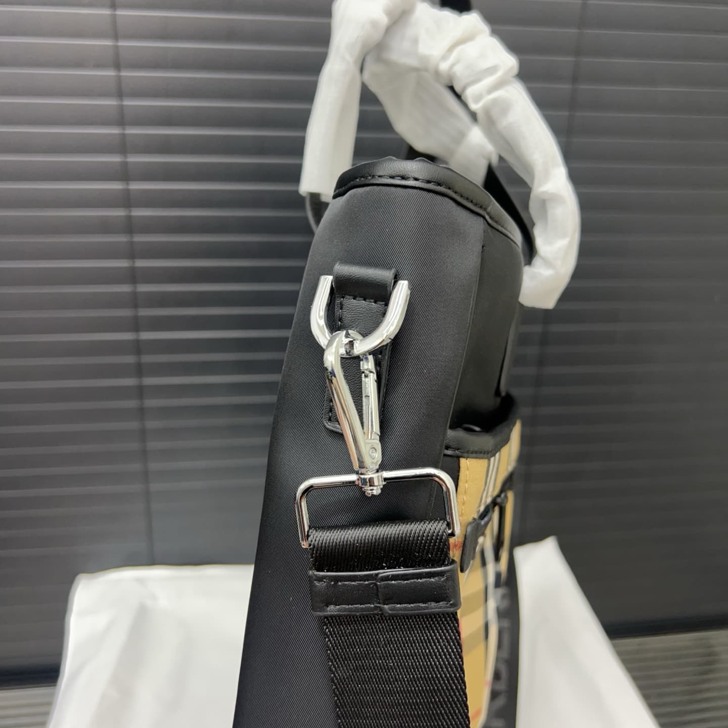 YUPOO Burberry Canvas Check Tote Bag – Unisex Style, 36x36cm image 7