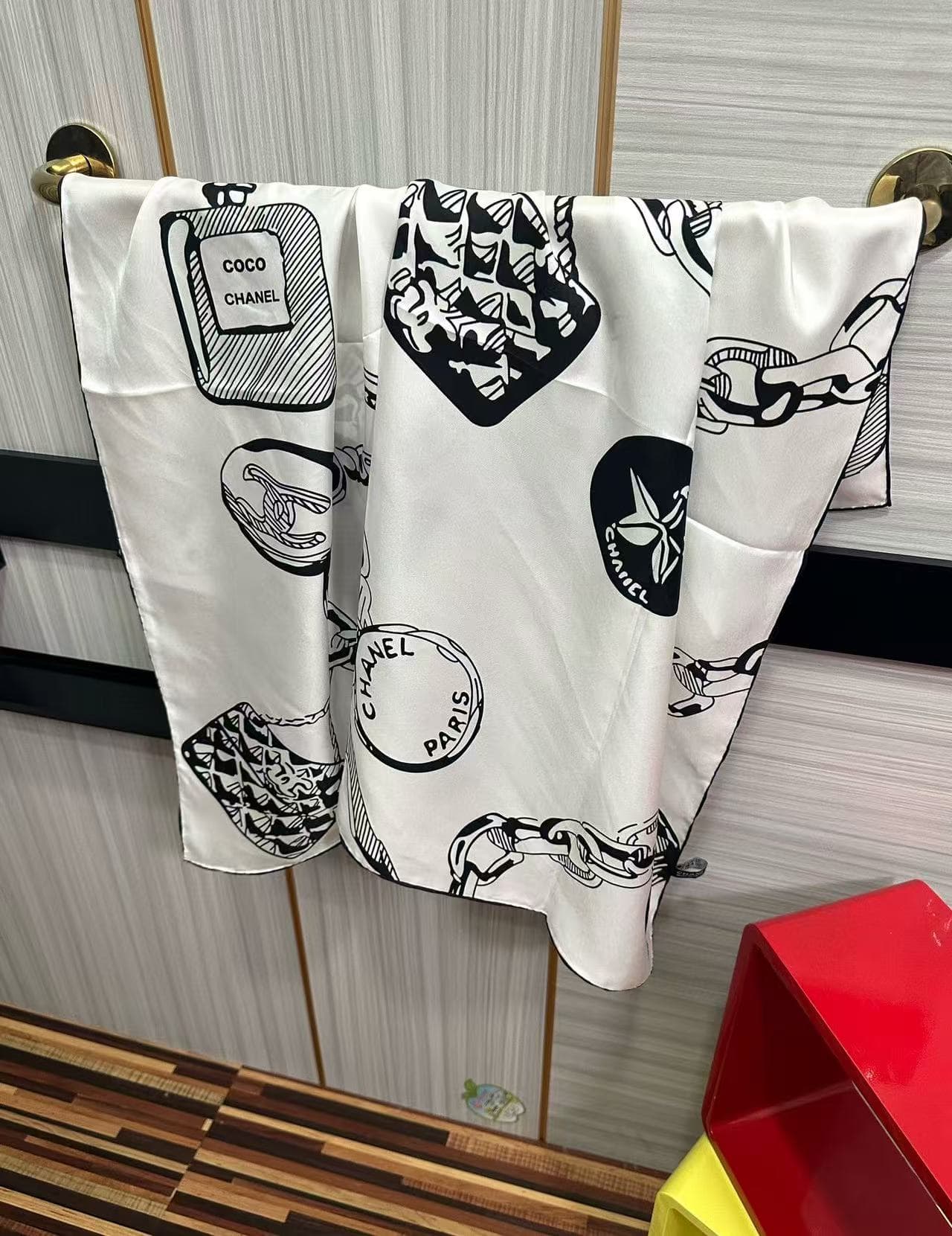 YUPOO Chanel Silk Scarf Luxury Accessory image 5