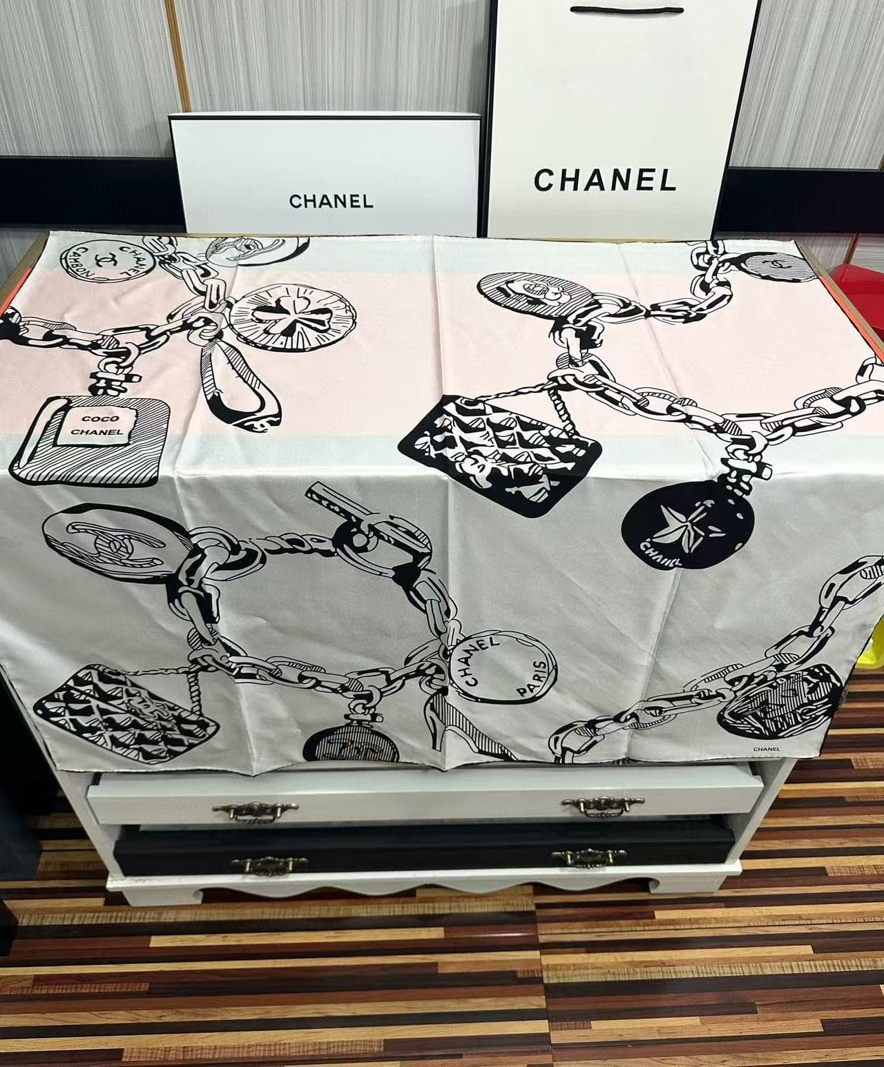 YUPOO Chanel Silk Scarf Luxury Accessory image 7