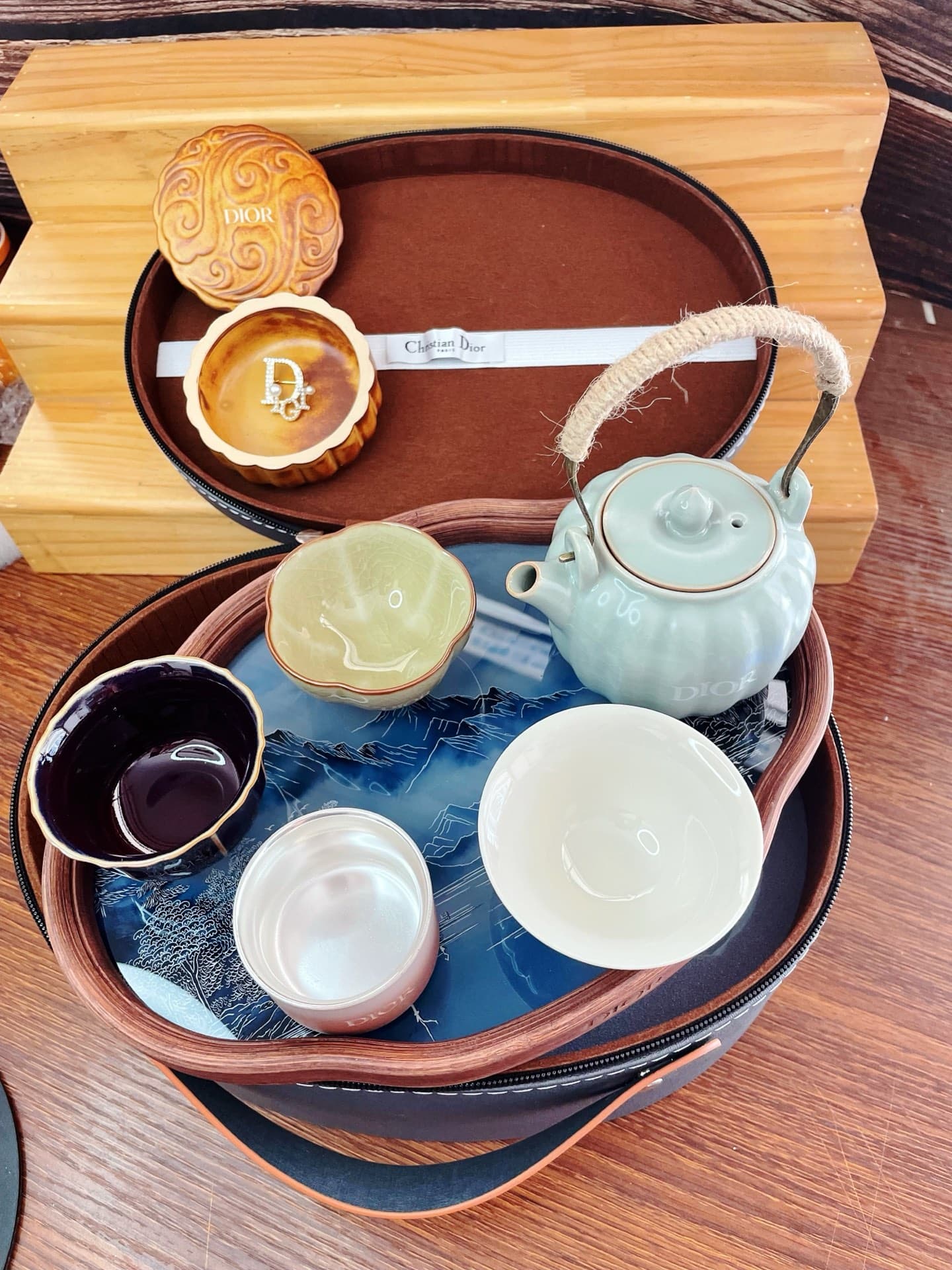 YUPOO Dior Luxury Tea Set Gift Chinese ancient style image 3