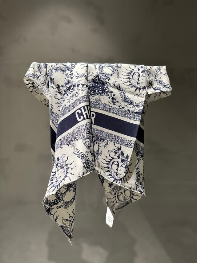 YUPOO Dior Silk Scarf Women Style | Rep Clothing image 4