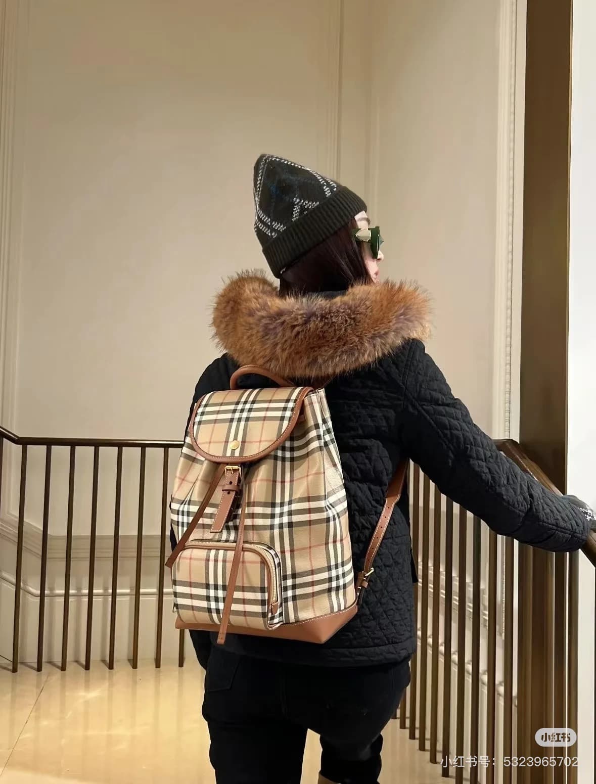 Yupoo Burberry Backpacks: Classic Designs for Every Occasion image 2