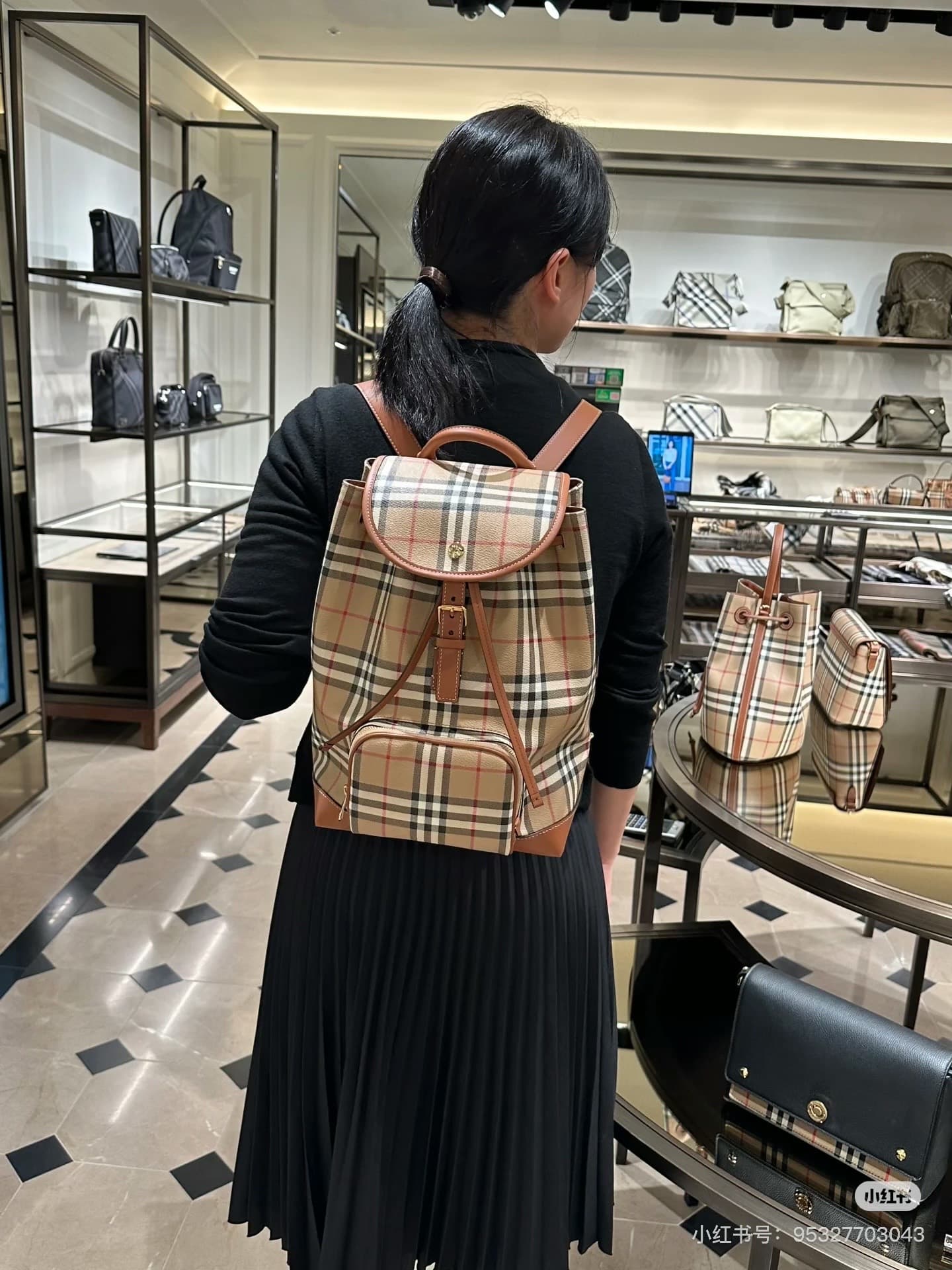 Yupoo Burberry Backpacks: Classic Designs for Every Occasion image 4