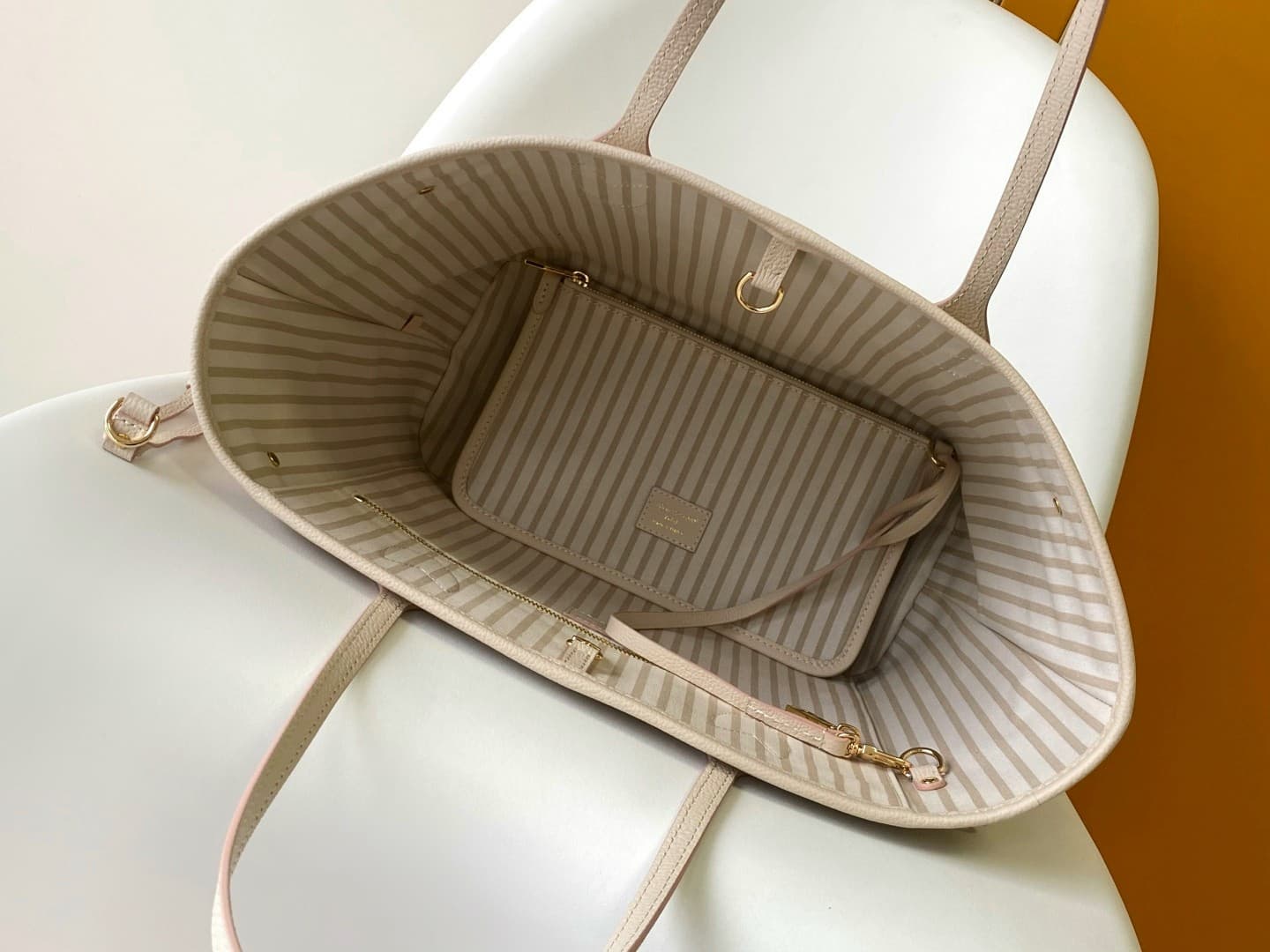 Yupoo Louis Vuitton Neverfull MM Tote – Cream Apricot image 9