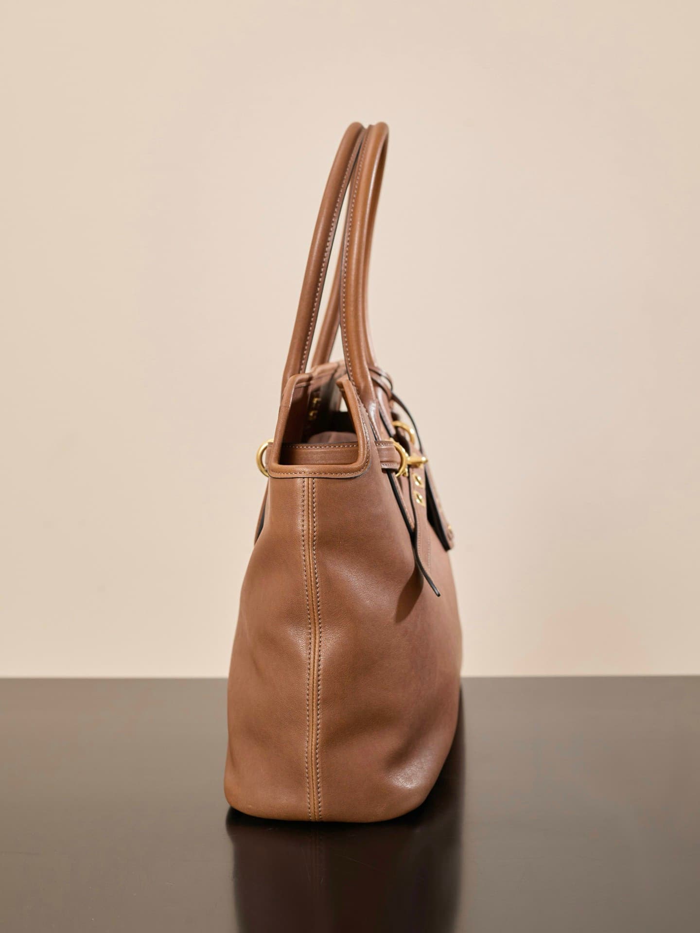 Yupoo Miu Miu Aventure Nappa Leather Tote image 9