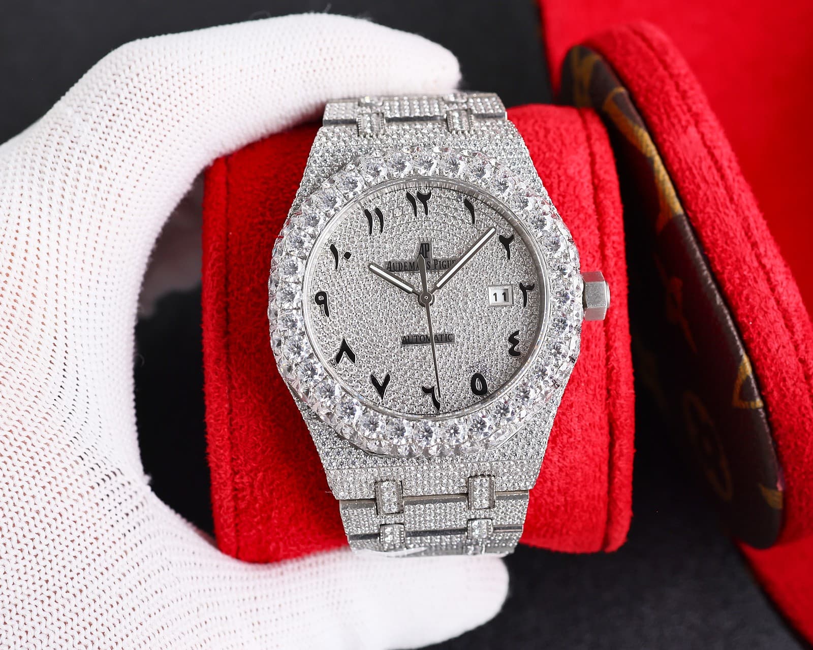 YupooPA AP Royal Oak Diamond Watch 50th Anniversary White | Yupoo Rep Watches image 1