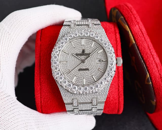 YupooPA AP Royal Oak Diamond Watch 50th Anniversary White | Yupoo Rep Watches image 4