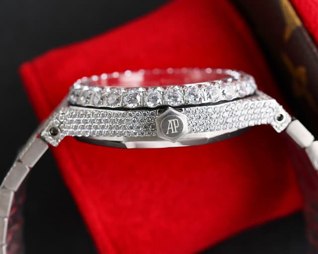 YupooPA AP Royal Oak Diamond Watch 50th Anniversary White | Yupoo Rep Watches image 6