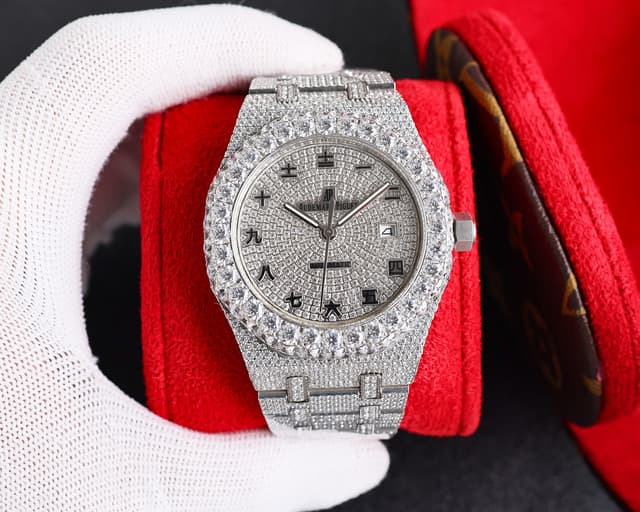 YupooPA AP Royal Oak Diamond Watch 50th Anniversary White | Yupoo Rep Watches image 5