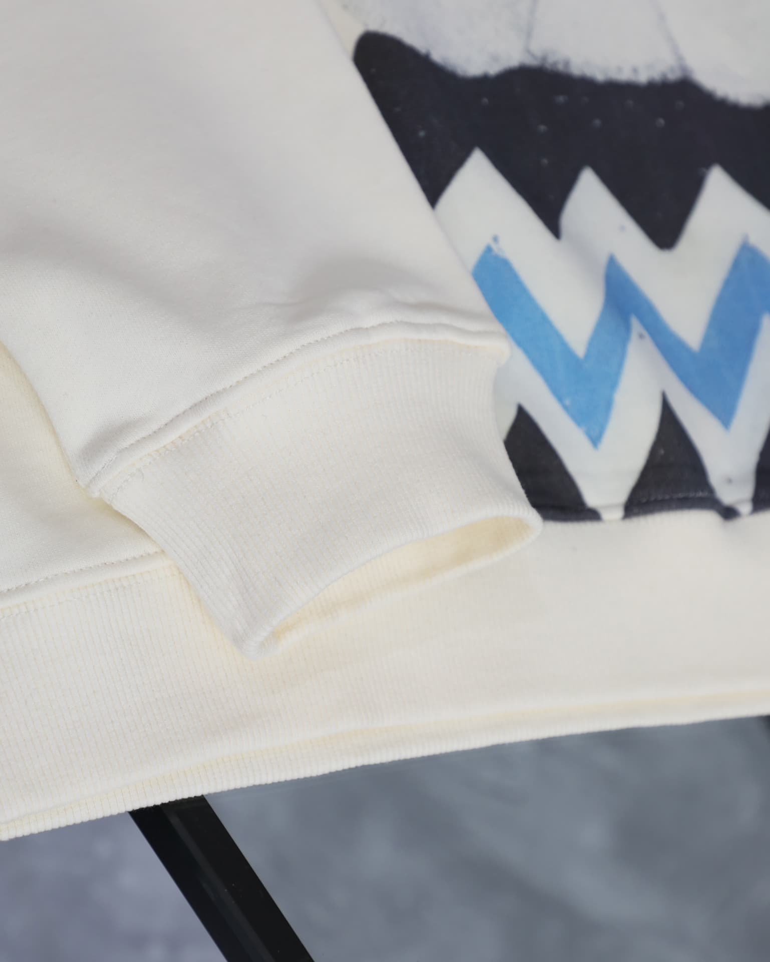 YupooPA GUCCI Blue Hat Puppy Print Crewneck Sweatshirt 2025 image 7