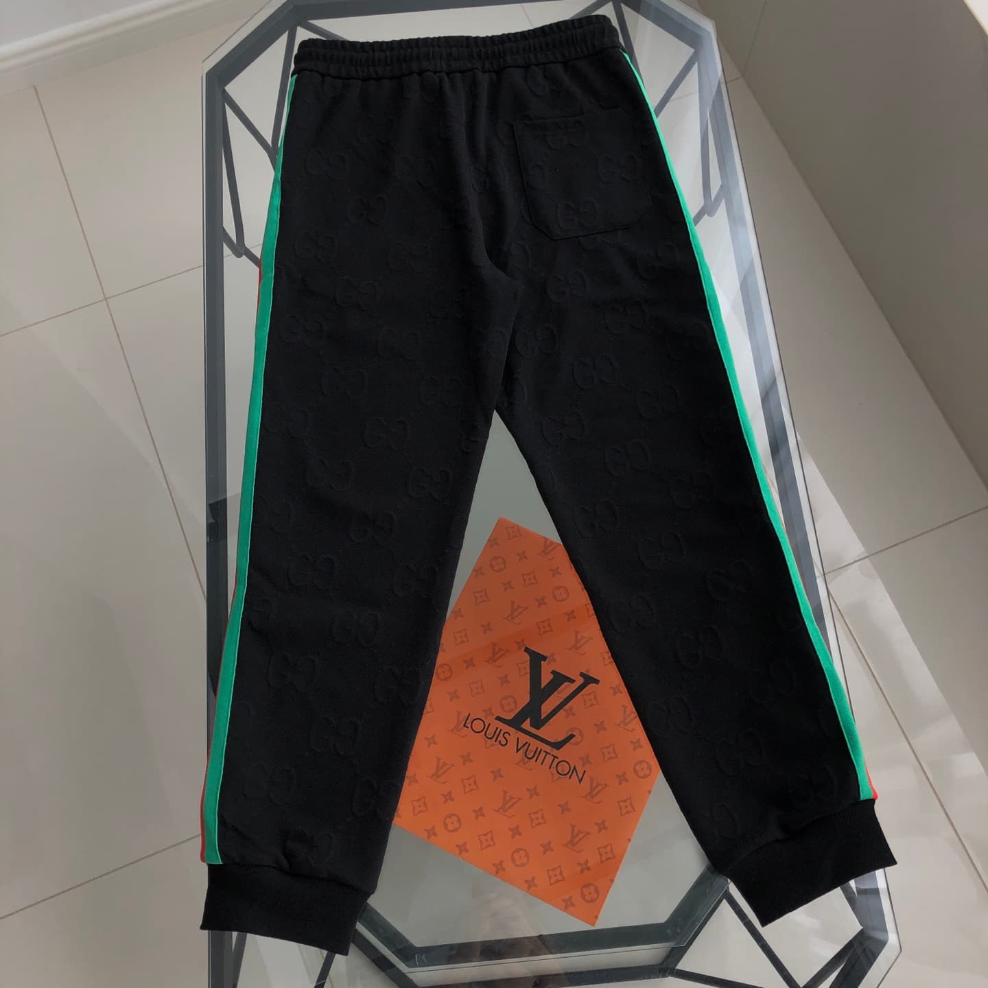 YupooPA Gucci 25SS New Webbing Print Logo Couples Sweatpants image 2