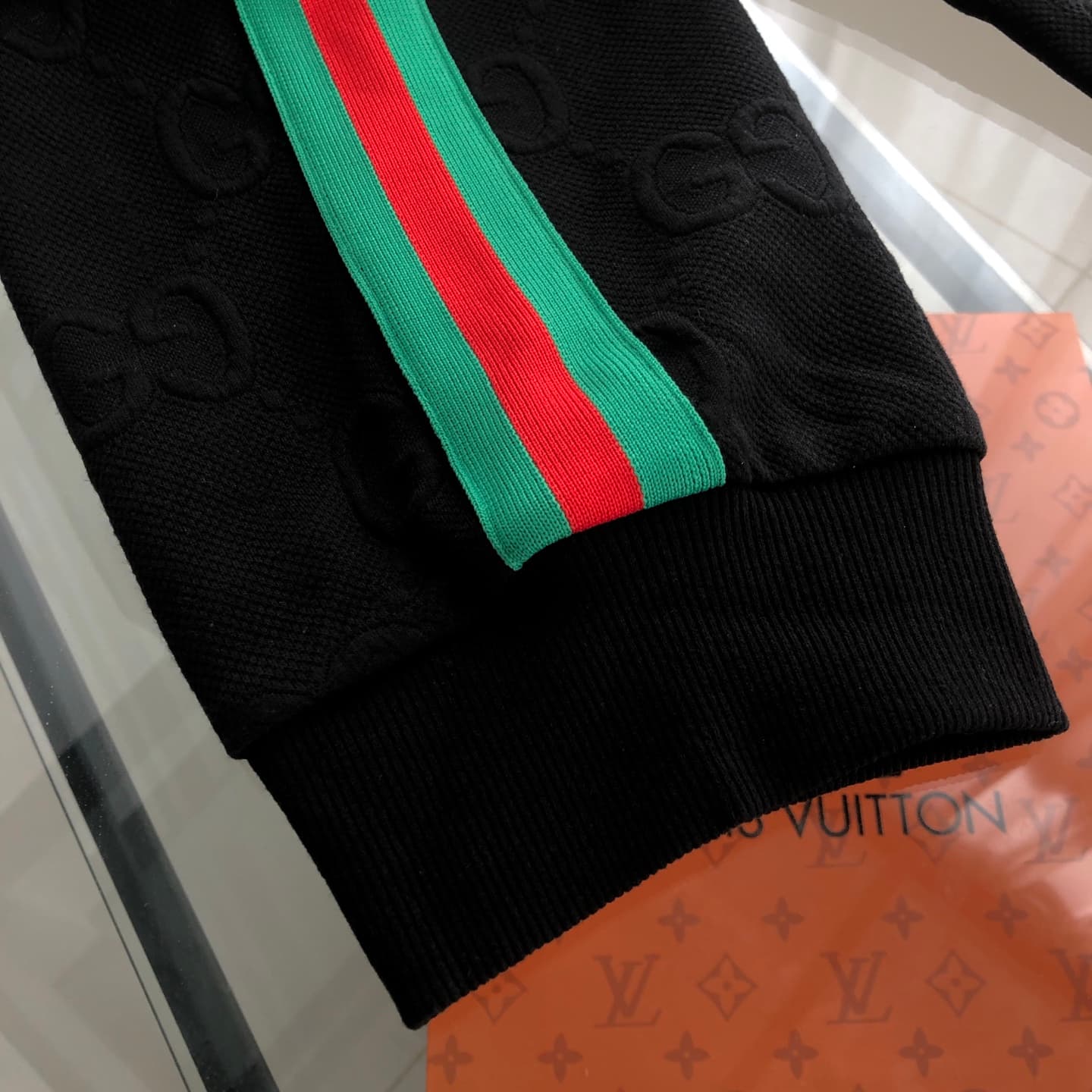 YupooPA Gucci 25SS New Webbing Print Logo Couples Sweatpants image 8