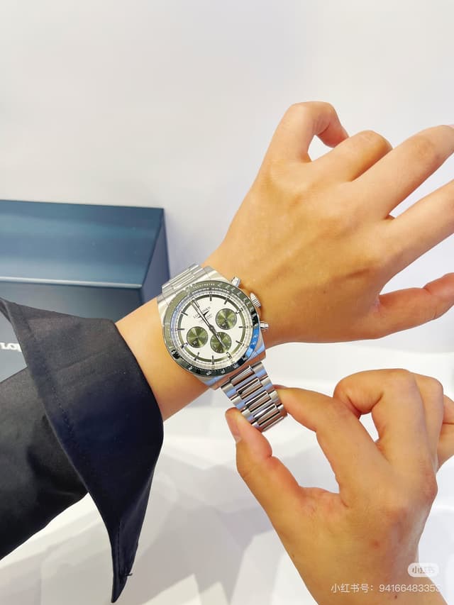 YupooPA Longines Conquest Green Glow Watch | Yupoo Rep Watches image 4