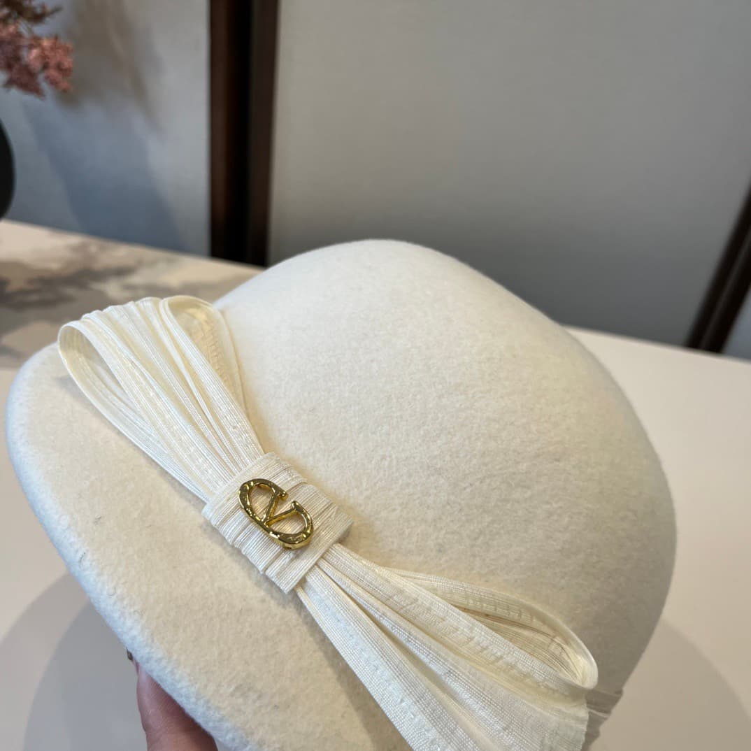 YupooPA Valentino Cap Rep Hat | White Wool Bucket image 4
