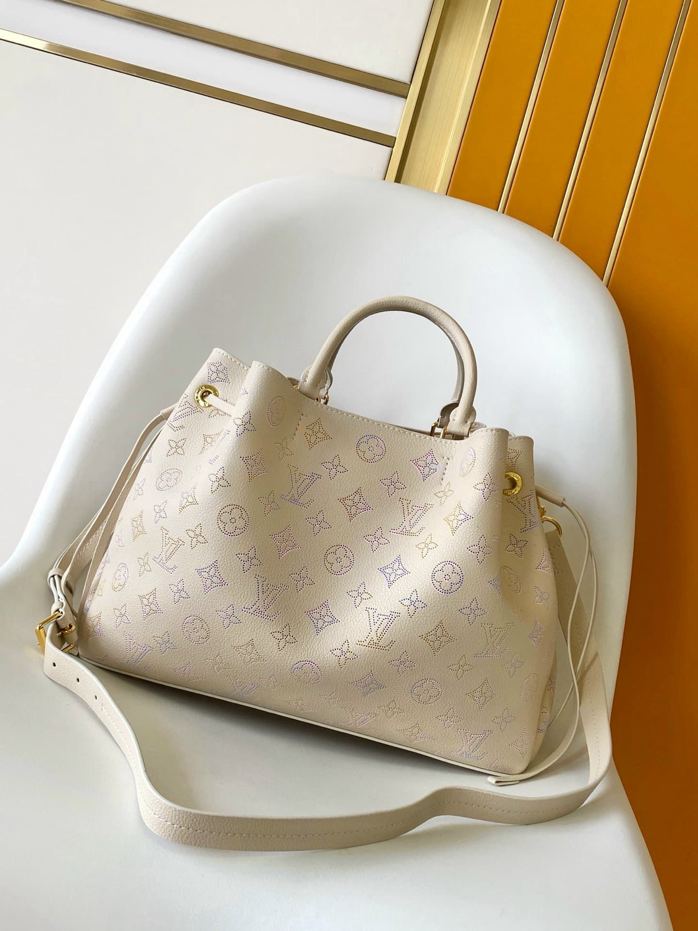 Yupoo bag | Rep Bag Louis Vuitton Bella Tote image 4