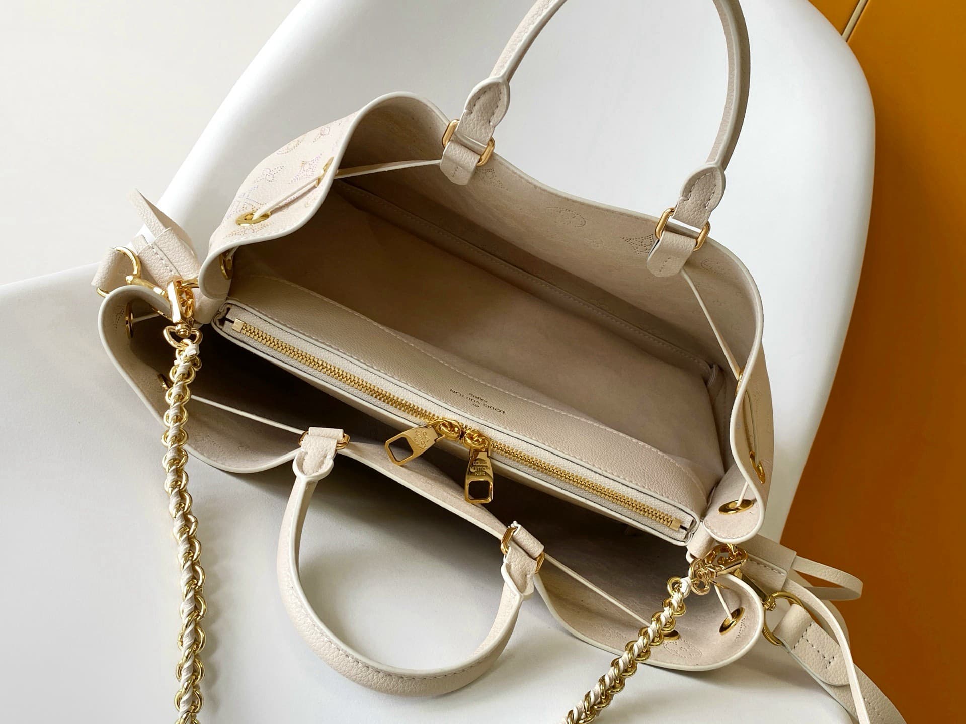 Yupoo bag | Rep Bag Louis Vuitton Bella Tote image 7