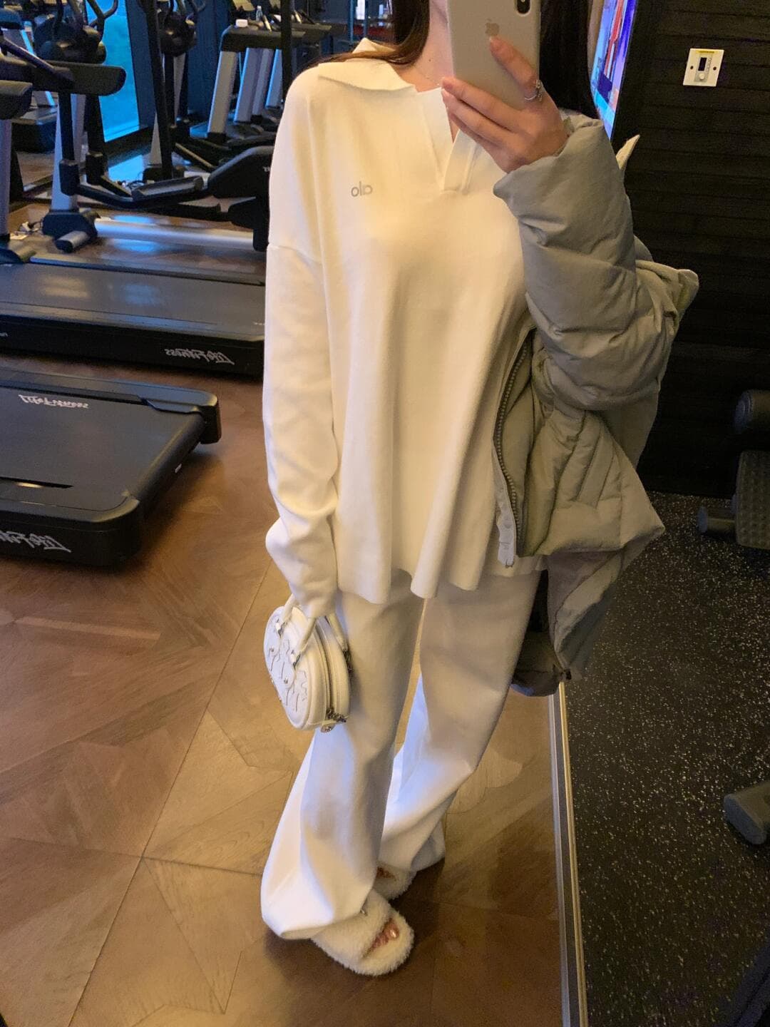 alo Casual suits Yupoo clothes Sportswear suits White 010 | Rep Clothing image 1