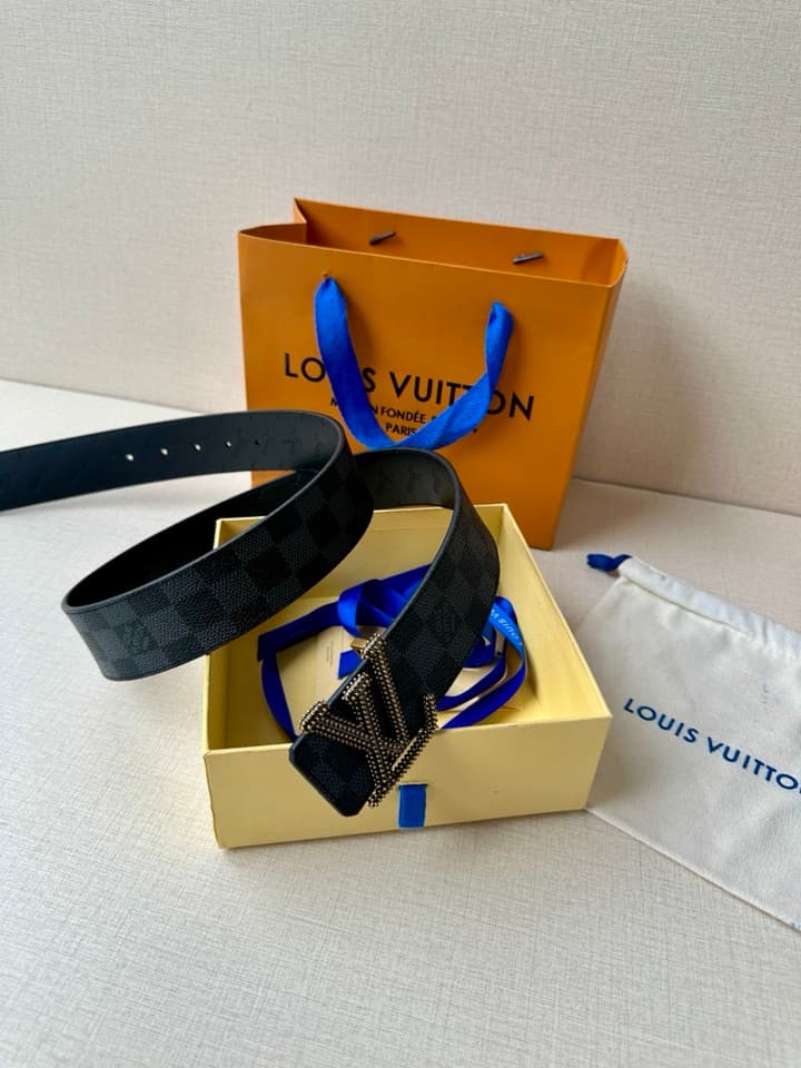 Lv Initiales Studs Reversible Belt 4.0Cm YupooPA Belt Black image 8