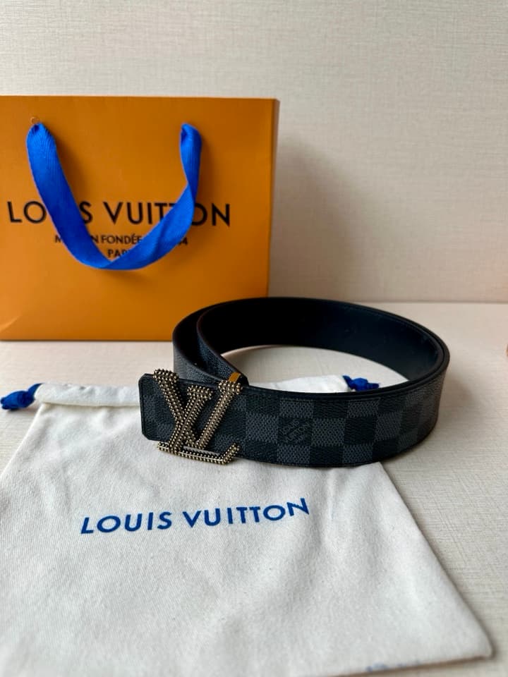 Lv Initiales Studs Reversible Belt 4.0Cm YupooPA Belt Black image 4