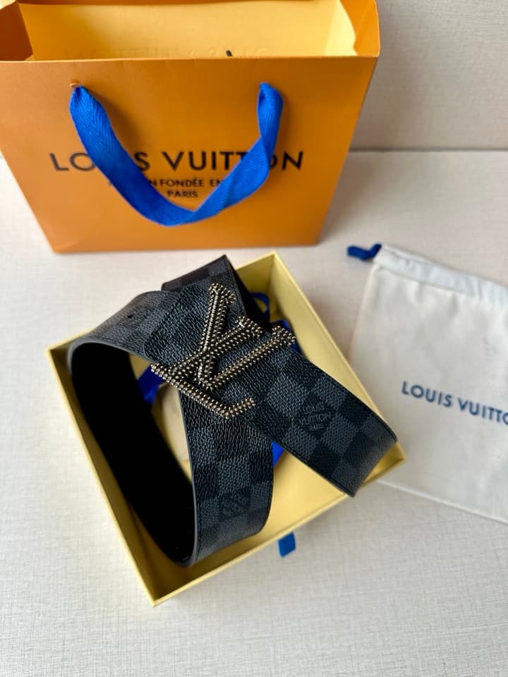 Lv Initiales Studs Reversible Belt 4.0Cm YupooPA Belt Black image 6