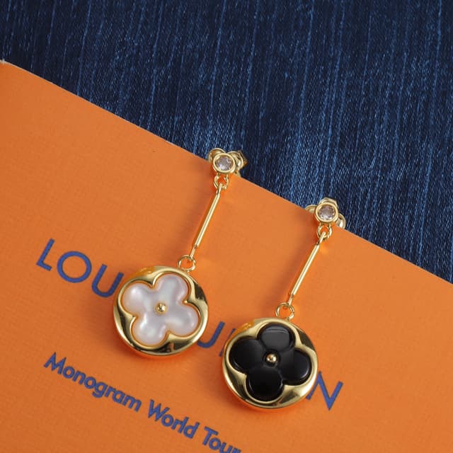 Louis Vuitton Stud Earrings YupooPA LV Jewelry Black White | Yupoo Rep Jewelry image 5