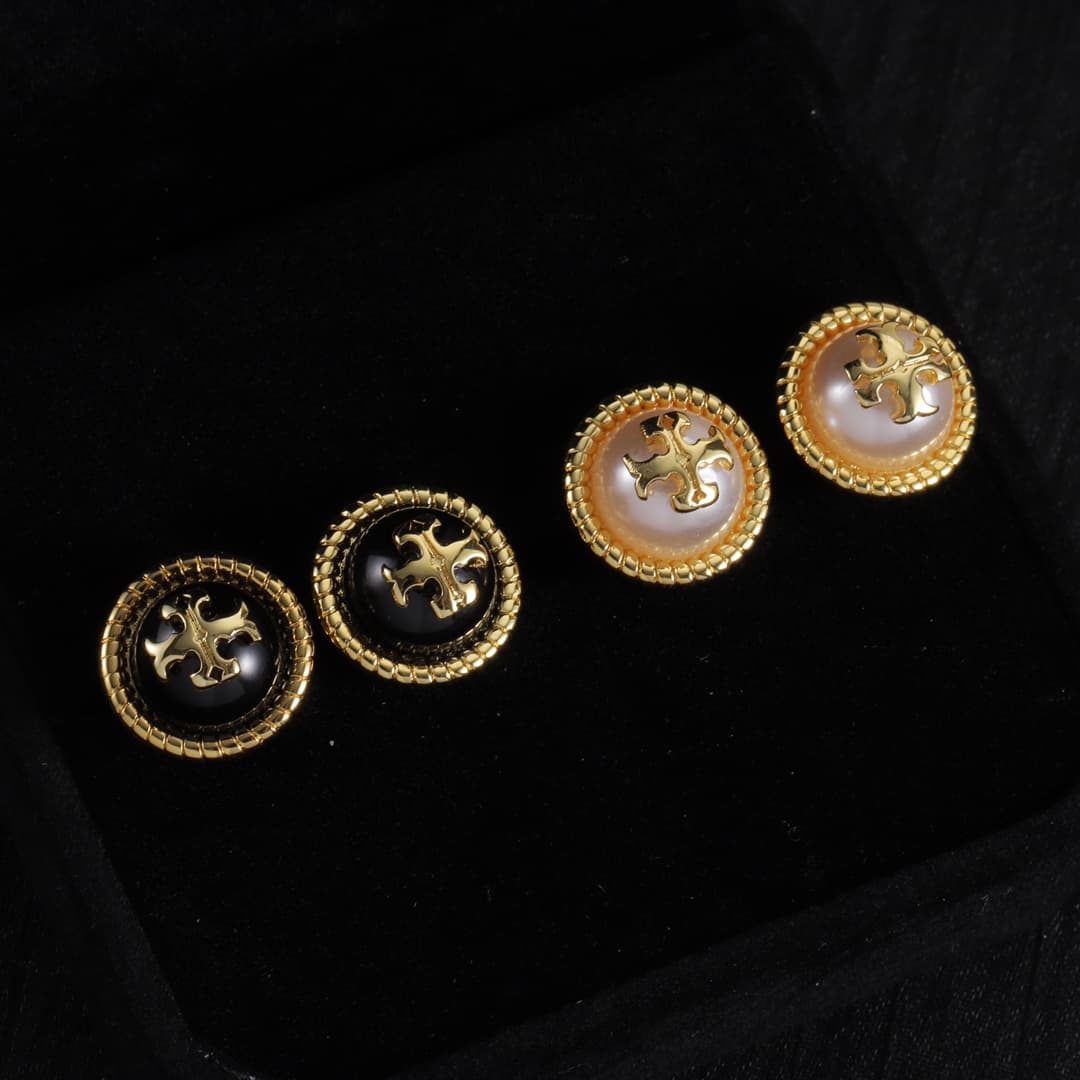 Tb Stud Earrings YupooPA  Jewelry image 1