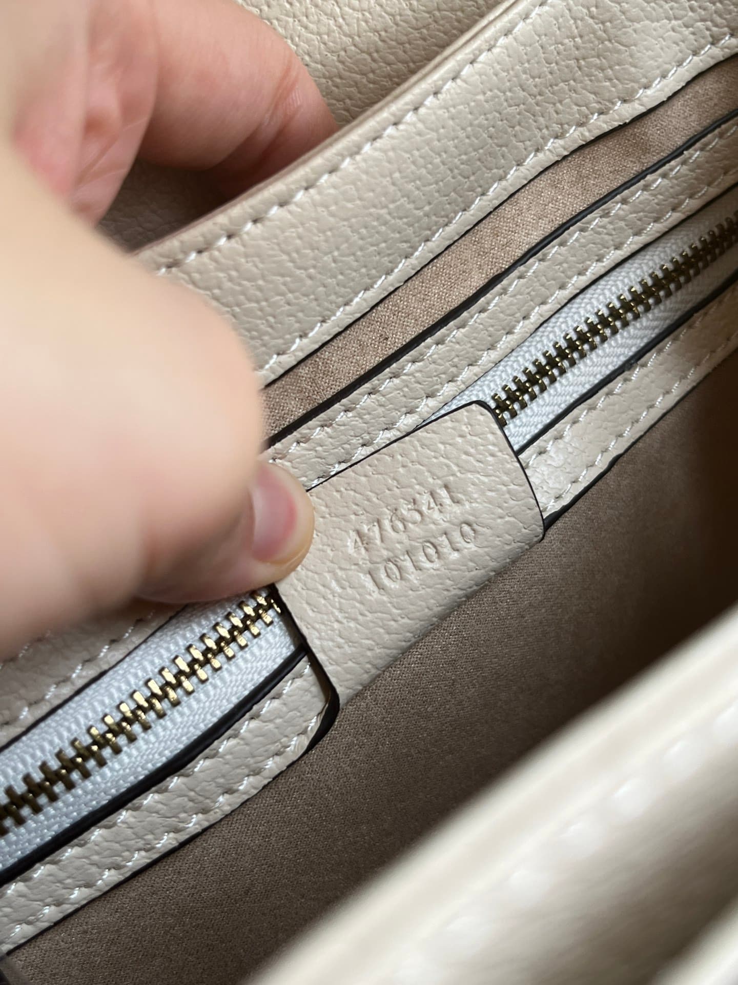 YupooPA Gucci Bags Bee Queen Margaret Handbag White - 476541 image 9