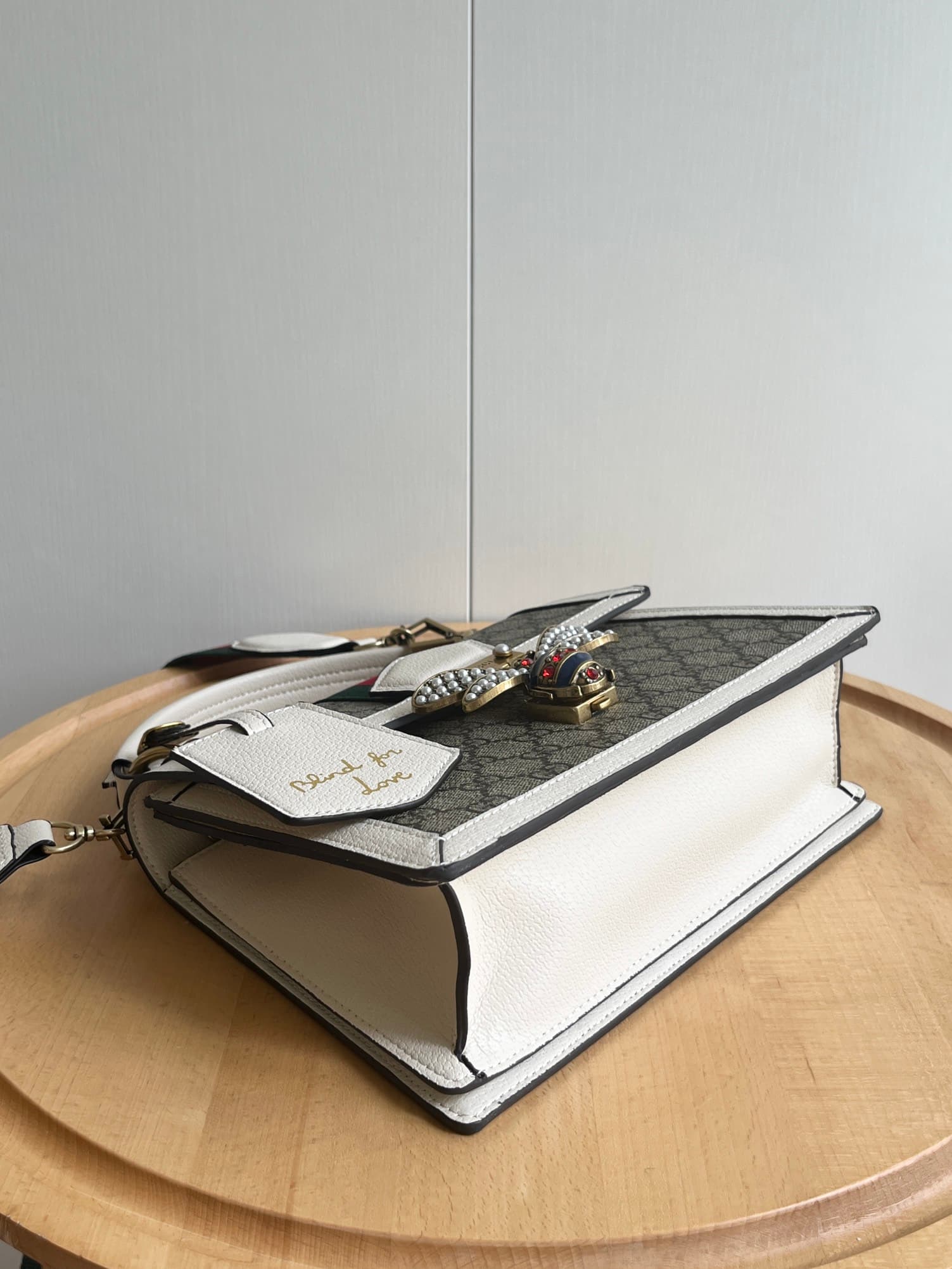 YupooPA Gucci Bags Bee Queen Margaret Handbag White - 476541 image 4