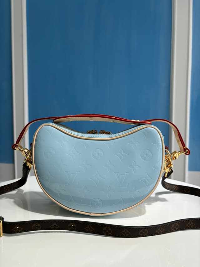 Discover The YupooPA Chic CROISSANT Mini Handbag In Lacquered Moon & | Yupoo Rep Bags image 2