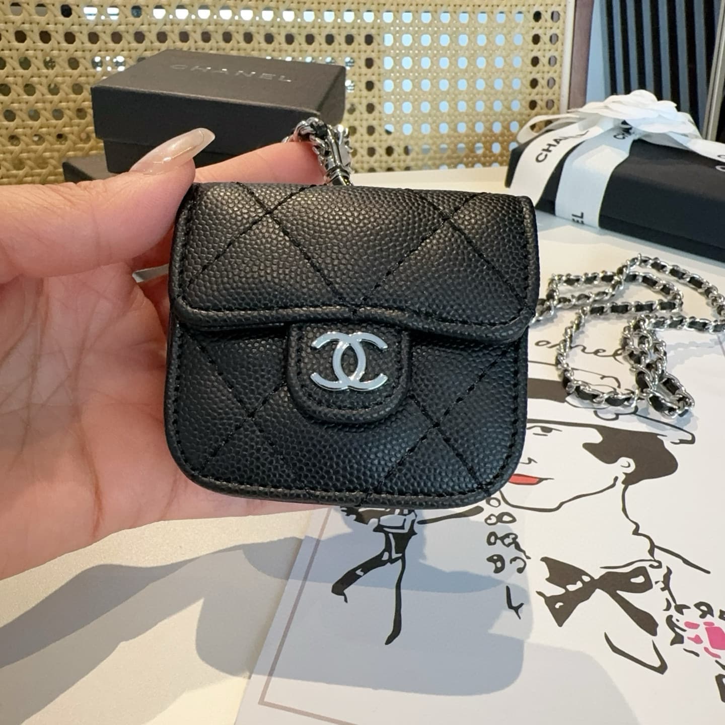 YupooPA Chanel Luxury Quilted Caviar Leather Earbud Case 👜 image 4