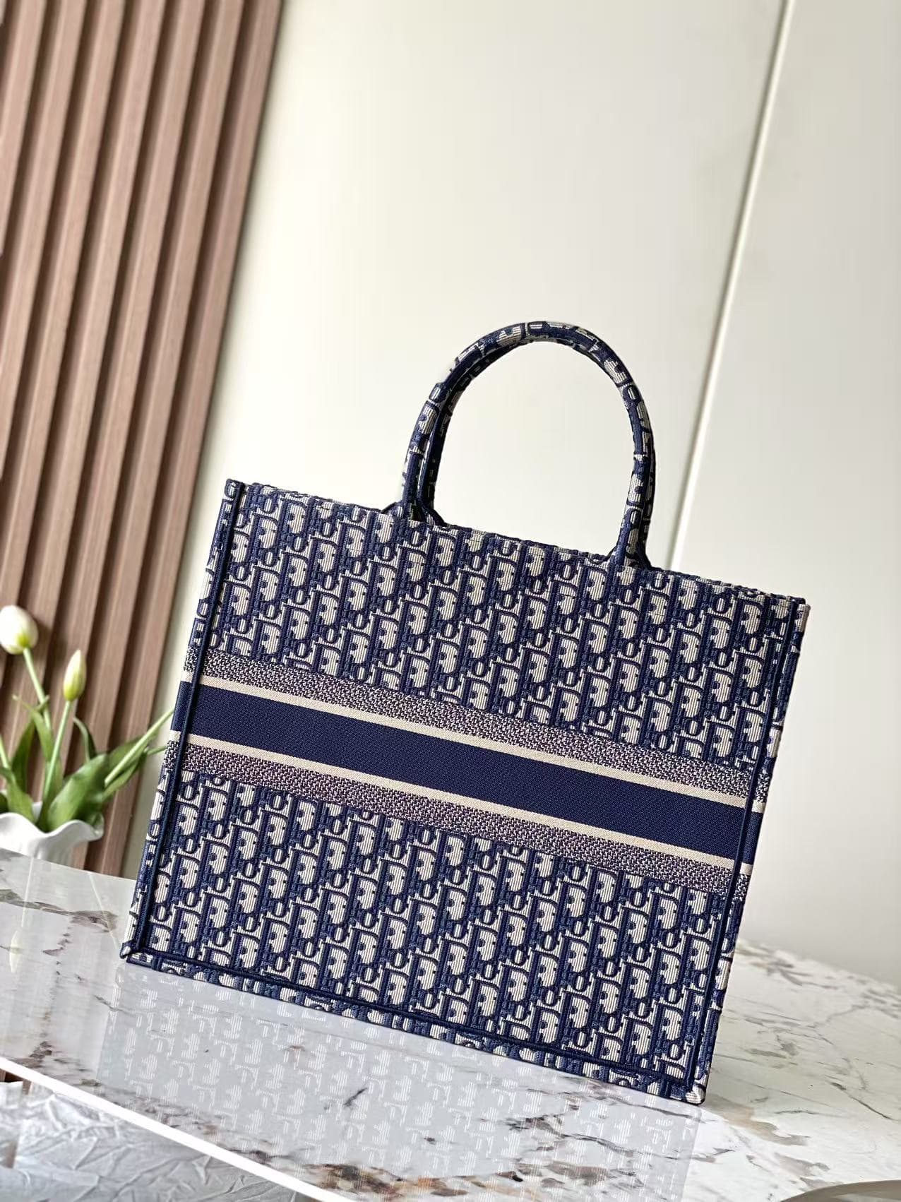 YupooPA Dior Book Tote Large Chip Id Tote Bag image 2