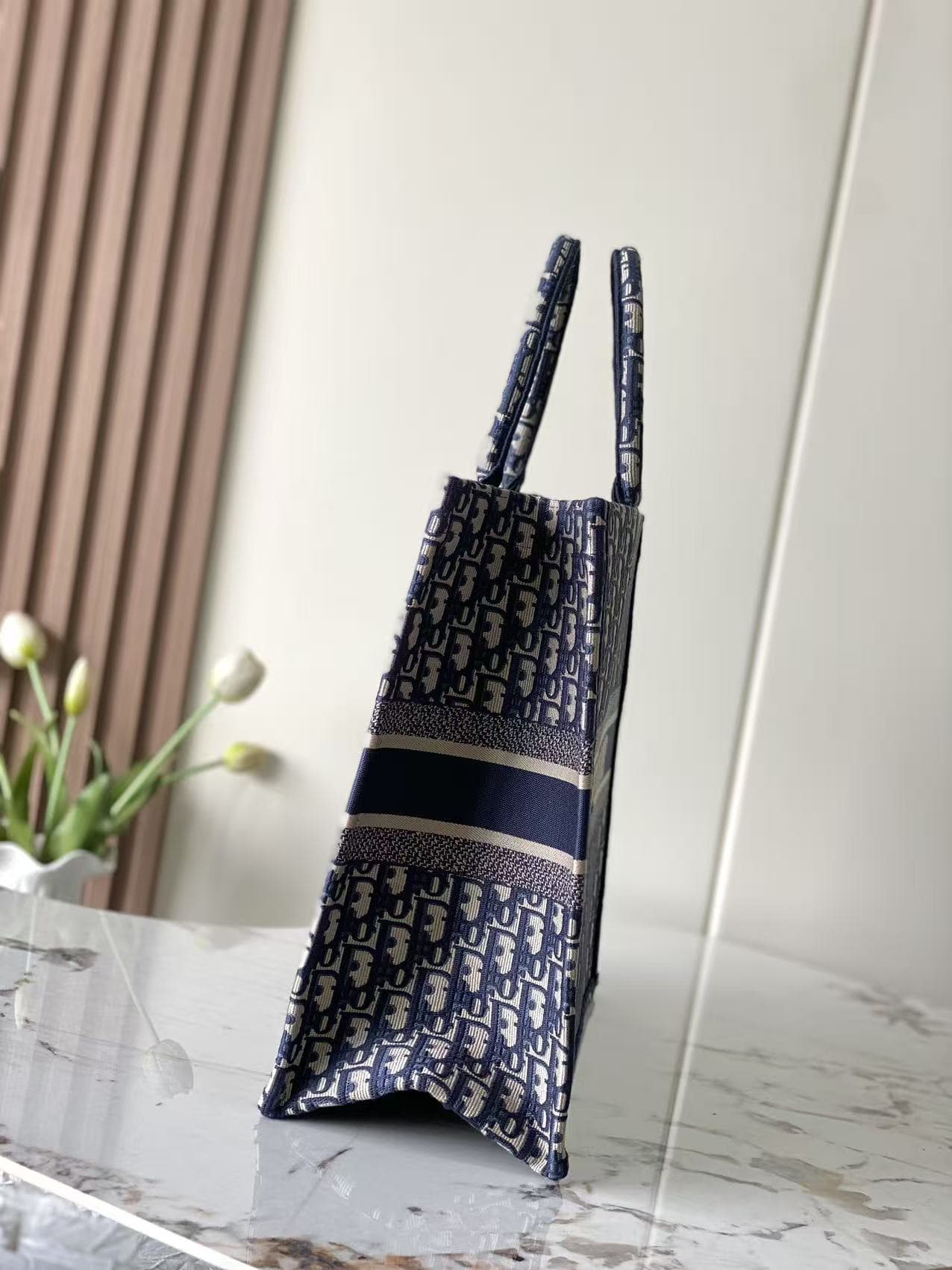 YupooPA Dior Book Tote Large Chip Id Tote Bag image 3