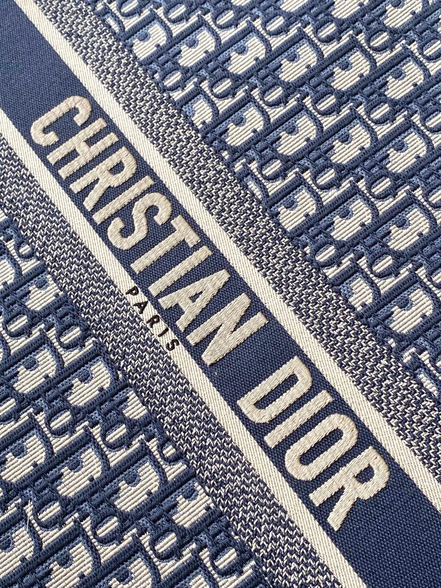 YupooPA Dior Book Tote Large Chip Id Tote Bag image 5