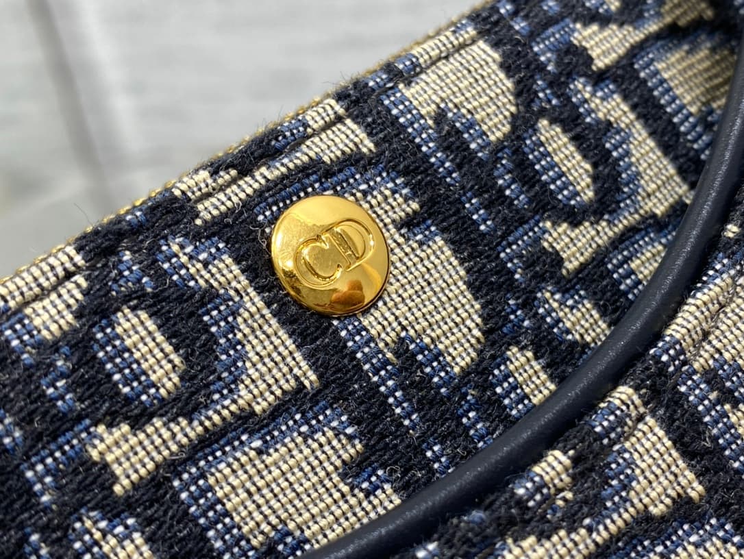 YupooPA Dior Hobo Avenue Crossbody Bag image 4