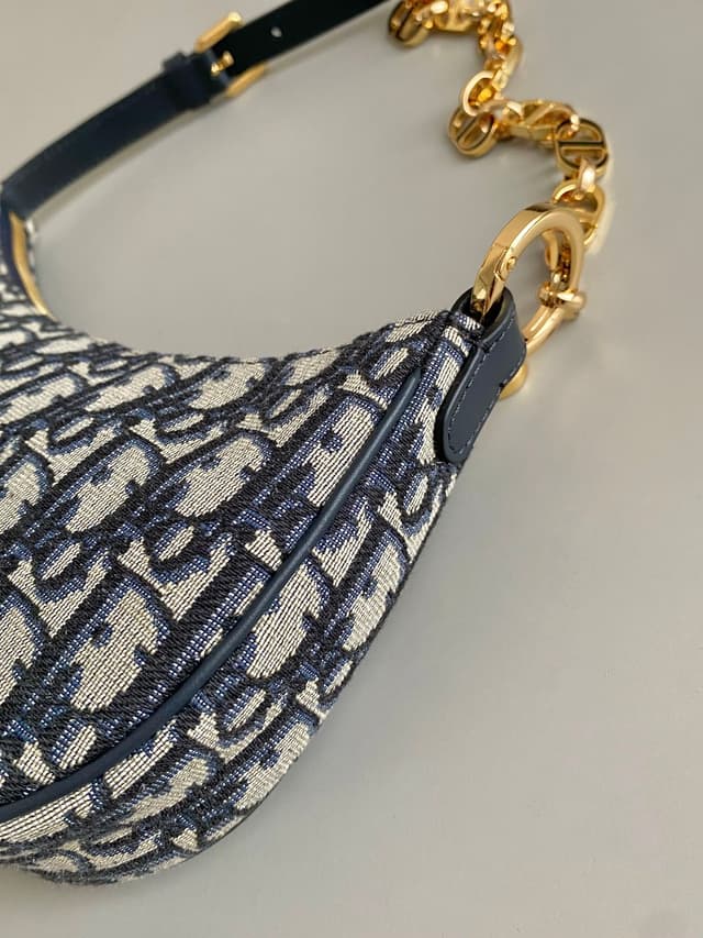 Dior Lounge Oblique Hobo Bag With Adjustable Chain | Yupoo Rep Bags image 3