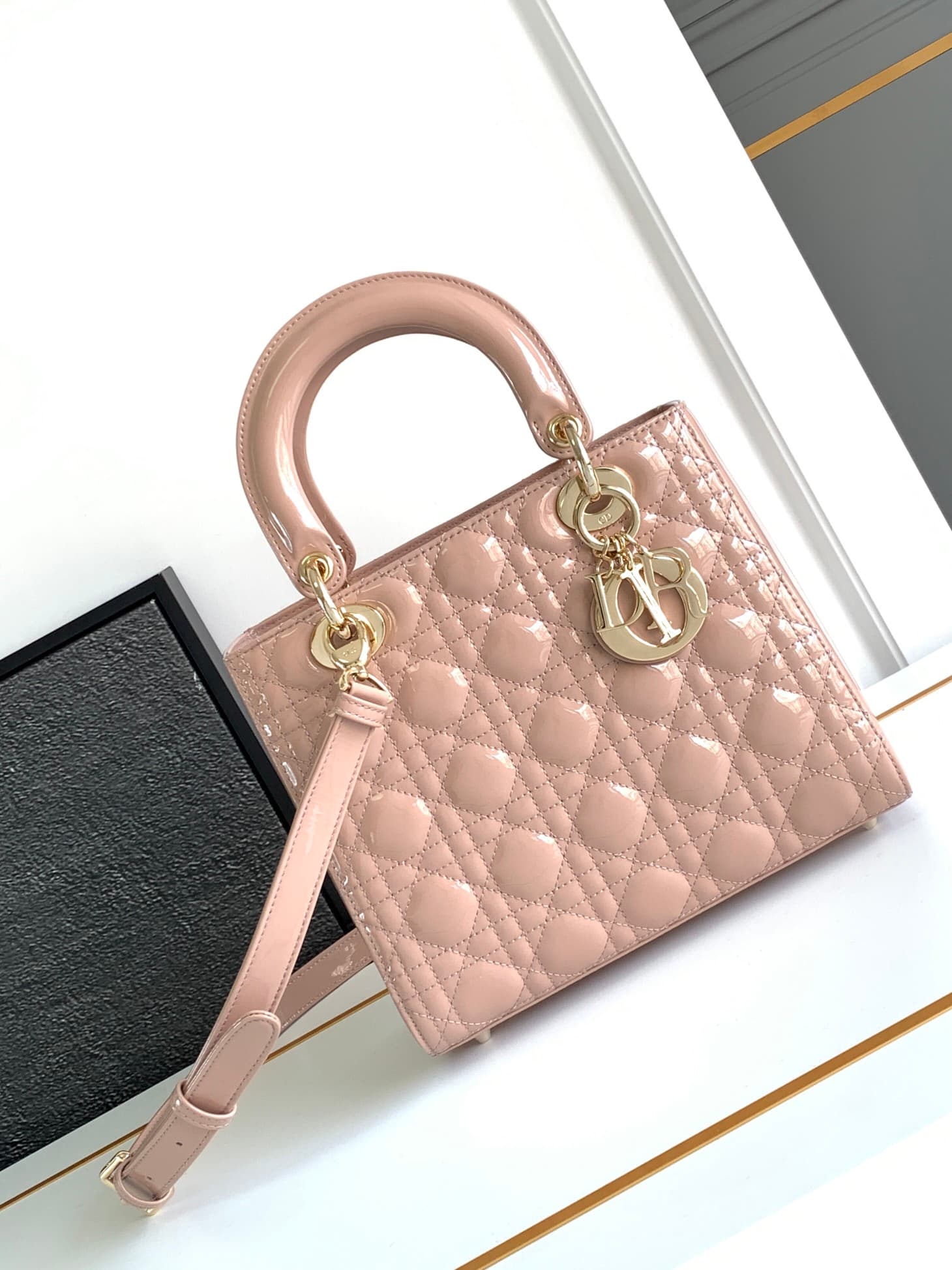 Dior Medium Size Lady Handbag | Yupoo Rep Bags image 1