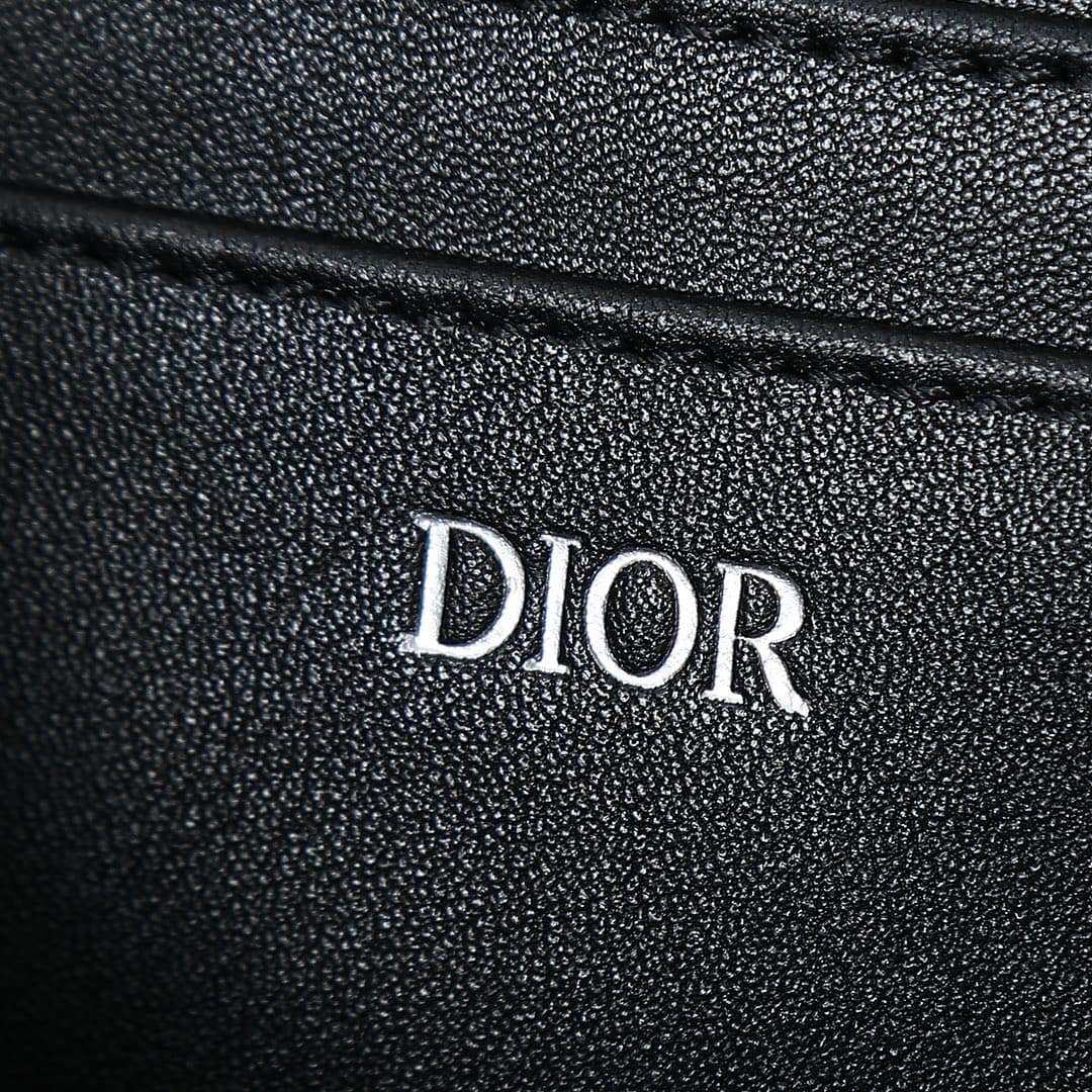 YupooPA Dior Oblique Zip Clutch in Black and Beige image 9