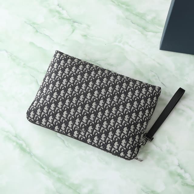 Dior Oblique Zip Clutch In Black And Beige | Yupoo Rep Bags image 4