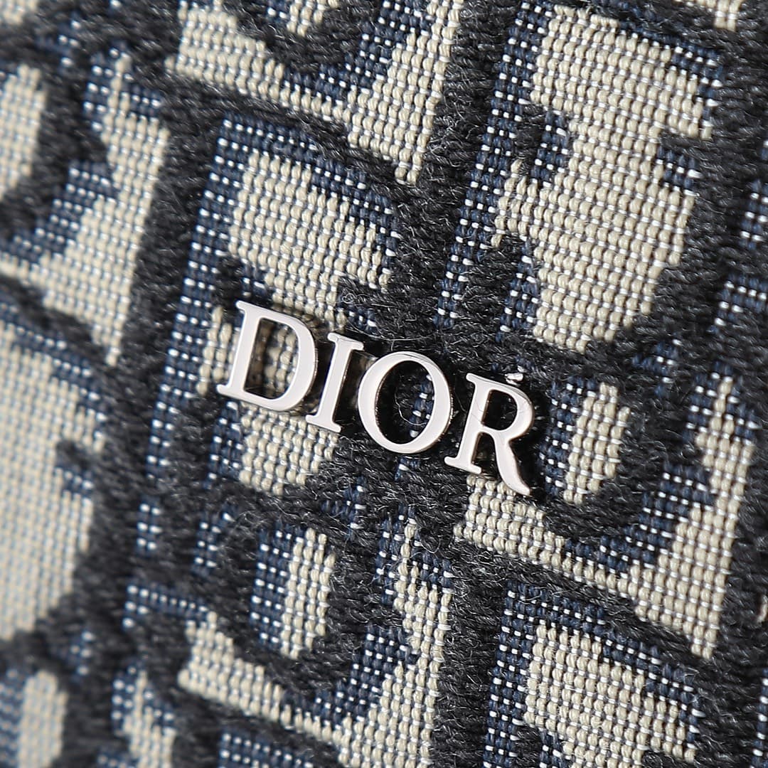 YupooPA Dior Oblique Zip Clutch in Black and Beige image 6