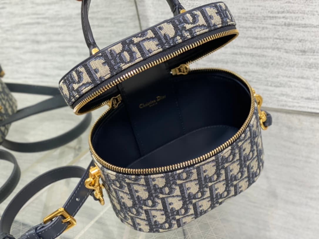 YupooPA Dior Signature Vanity Case With Cd Clasp image 8