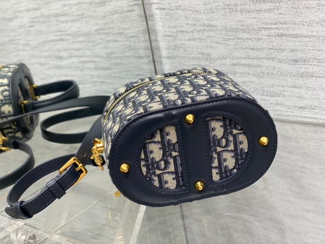 Dior Signature Vanity Case With CD Clasp | Yupoo Rep Bags image 7