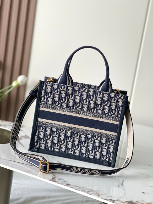 Dior Tote With Small Leather Handbag | Yupoo Rep Bags image 2