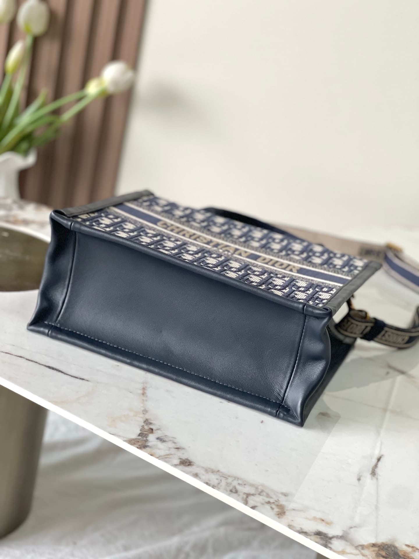 YupooPA Dior Tote With Small Leather Handbag image 4